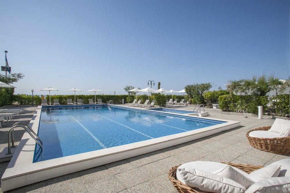 Hotel Imperial Palace Lido di Jesolo Exterior foto